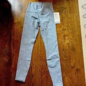 Wunder under HR Tight 28” Lululemon leggings, Size 6